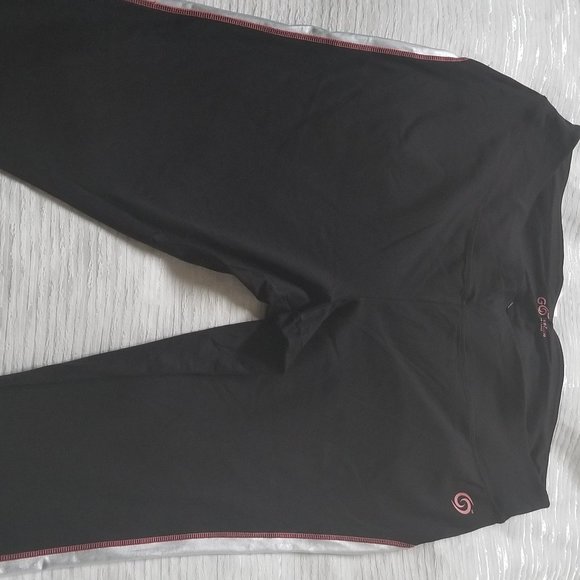 Activezone Black and metallic capri legging--2X - Picture 4 of 4